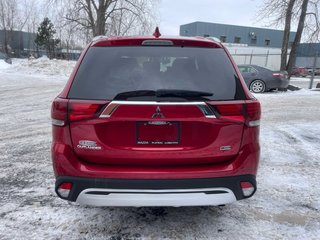 Mitsubishi Outlander  2020