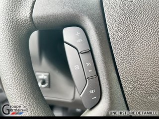 2024 Chevrolet Express Cargo 3500 à St-Raymond, Québec - 11 - w320h240px