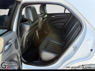 2015 Chrysler 300 à Donnacona, Québec - 16 - w320h240px