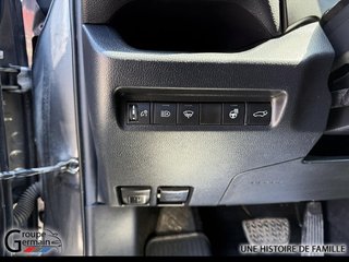 2020 Toyota RAV4 in Donnacona, Quebec - 11 - w320h240px