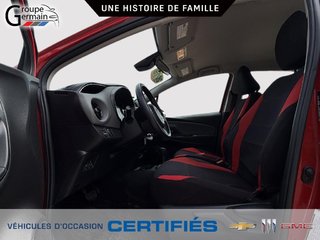 2019 Toyota Yaris 5-dr à St-Raymond, Québec - 13 - w320h240px
