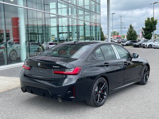 2024 BMW 330i XDrive Sedan, M Sport Pro Package in Terrebonne, Quebec - 4 - w320h240px