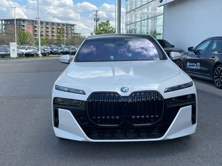 2025 BMW I7 XDrive60 Sedan in Terrebonne, Quebec - 2 - w320h240px