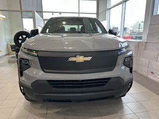 Chevrolet SILVERADO EV CREW CAB e4WD WT SHORT BOX MAX RANGE (8WT) WT 2025 à Terrebonne, Québec - 2 - w320h240px