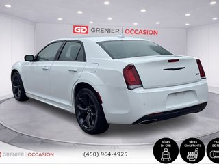 2022 Chrysler 300 300 Touring L Cuir in Terrebonne, Quebec - 4 - w320h240px