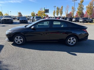 2023 Hyundai Elantra Essential, AUT, BAS KM, GARANTIE in Boucherville, Quebec - 5 - w320h240px