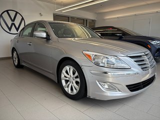 Hyundai Genesis sedan 3.8 2012 à Boucherville, Québec - 3 - w320h240px