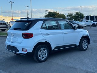 2021 Hyundai Venue Essential Régulateur de vitesse Bluetooth in Terrebonne, Quebec - 6 - w320h240px