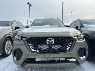 Mazda CX-70 Plug-In Hybrid GT 2025 à Boucherville, Québec - 2 - w320h240px