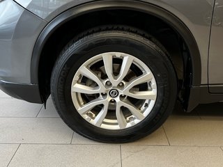 Nissan Rogue AWD SV 2020 à Boucherville, Québec - 3 - w320h240px