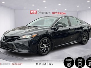 Toyota Camry SE AWD Nightshade 2023 à Terrebonne, Québec - 5 - w320h240px