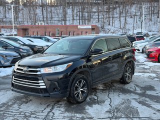 2017 Toyota Highlander LE AWD in Terrebonne, Quebec - 3 - w320h240px