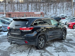 2017 Toyota Highlander LE AWD in Terrebonne, Quebec - 6 - w320h240px