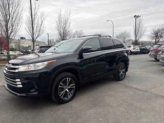 Toyota Highlander LE, AWD, 8 PASSAGERS 2019 à Boucherville, Québec - 3 - w320h240px