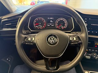 Volkswagen Jetta Highline 2021 à Boucherville, Québec - 2 - w320h240px