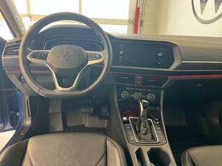 Volkswagen Jetta Highline 2024 à Boucherville, Québec - 2 - w320h240px