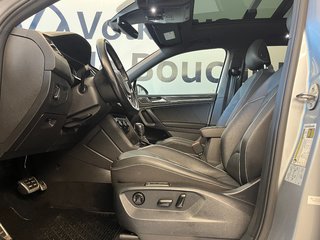 2021 Volkswagen Tiguan Highline in Boucherville, Quebec - 5 - w320h240px