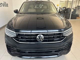2022 Volkswagen Tiguan Comfortline R-Line Black Edition in Boucherville, Quebec - 2 - w320h240px