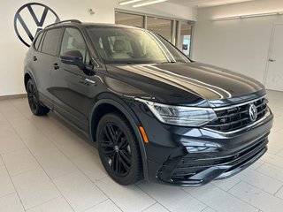 2022 Volkswagen Tiguan Comfortline R-Line Black Edition in Boucherville, Quebec - 3 - w320h240px