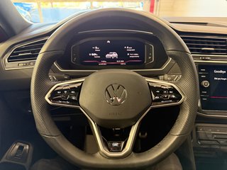 2024 Volkswagen Tiguan Comfortline R-Line Black Edition in Boucherville, Quebec - 2 - w320h240px