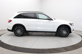 2019  GLC300 4MATIC Automatique Cuir Toit ouvrant in Chicoutimi, Quebec - 3 - w320h240px