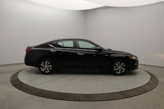 2019 Nissan Altima in Sept-Îles, Quebec - 3 - w320h240px