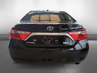 2017 Toyota Camry Hybrid in Sept-Îles, Quebec - 5 - w320h240px
