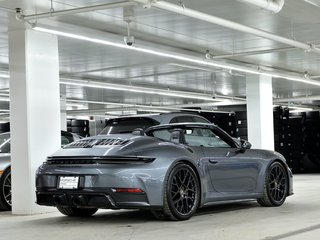 Porsche 911 Carrera 4 GTS Cabriolet / Premium Package / BOSE 2025 à Laval, Québec - 3 - w320h240px