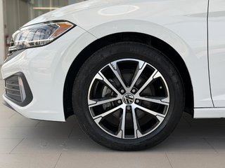 Volkswagen Jetta Comfortline SPORT PACK | TOIT | CARPLAY | CUIR +++ 2024 à Laval, Québec - 5 - w320h240px