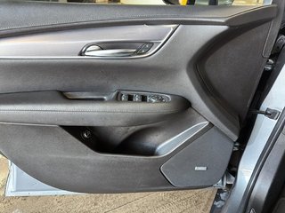 2022 Cadillac XT5 in Saint-Hyacinthe, Quebec - 11 - w320h240px