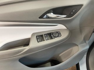 2023 Chevrolet BOLT EUV in Saint-Hyacinthe, Quebec - 8 - w320h240px