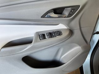 2023 Chevrolet BOLT EUV in Saint-Hyacinthe, Quebec - 8 - w320h240px