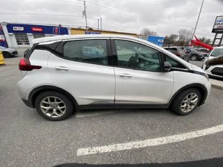 2017 Chevrolet Bolt in Saint-Hyacinthe, Quebec - 5 - w320h240px