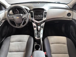 Chevrolet Cruze  2015 à Saint-Hyacinthe, Québec - 9 - w320h240px