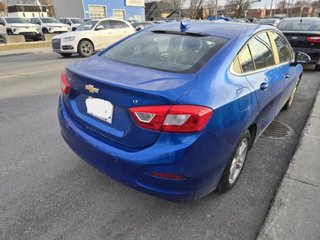 Chevrolet Cruze  2017 à Saint-Hyacinthe, Québec - 5 - w320h240px