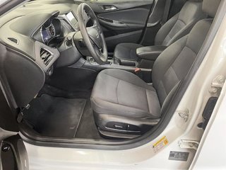 Chevrolet Cruze  2019 à Saint-Hyacinthe, Québec - 9 - w320h240px