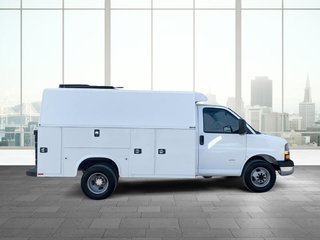 2022 Chevrolet Express in Saint-Hyacinthe, Quebec - 5 - w320h240px