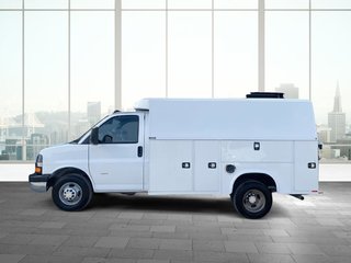 2022 Chevrolet Express in Saint-Hyacinthe, Quebec - 10 - w320h240px