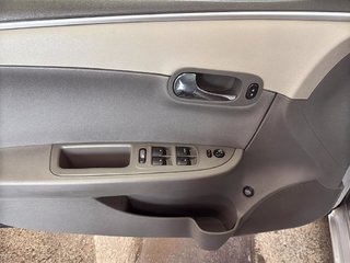 Chevrolet Malibu  2012 à Saint-Hyacinthe, Québec - 10 - w320h240px