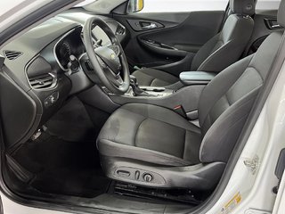 2022 Chevrolet Malibu in Saint-Hyacinthe, Quebec - 8 - w320h240px