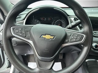 2022 Chevrolet MALIBU in Saint-Hyacinthe, Quebec - 11 - w320h240px