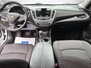 2022 Chevrolet MALIBU in Saint-Hyacinthe, Quebec - 9 - w320h240px