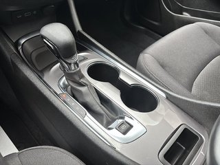 2022 Chevrolet MALIBU in Saint-Hyacinthe, Quebec - 14 - w320h240px