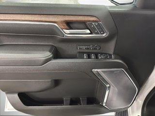 2023 Chevrolet SILVERADO in Saint-Hyacinthe, Quebec - 10 - w320h240px