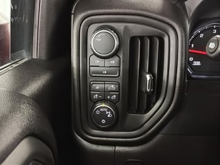 Chevrolet SILVERADO  2024 à Saint-Hyacinthe, Québec - 10 - w320h240px