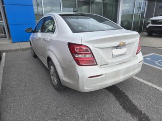 Chevrolet Sonic  2017 à Saint-Hyacinthe, Québec - 2 - w320h240px
