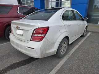 Chevrolet Sonic  2017 à Saint-Hyacinthe, Québec - 4 - w320h240px