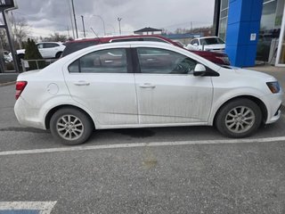 Chevrolet Sonic  2017 à Saint-Hyacinthe, Québec - 5 - w320h240px