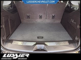 2025 Chevrolet SUBURBAN SÉRIE 1500 – 4 RM in Saint-Hyacinthe, Quebec - 6 - w320h240px