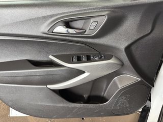 2024 Chevrolet Trax in Saint-Hyacinthe, Quebec - 12 - w320h240px